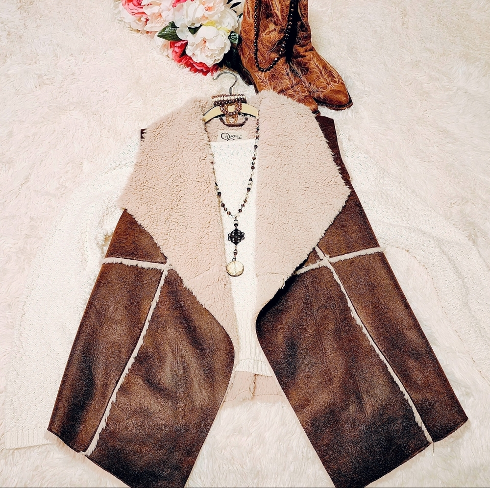Cripple Creek Women's Faux Fur & Leather Asymmetrical Vest NWT Medium